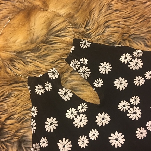 EYE Brand chain neck halter top Multiple sizes - Picture 3 of 5